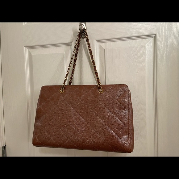 VINTAGE AUTHENTIC CHANEL CAVIAR IRIDESCENT TOTE - Picture 9 of 13